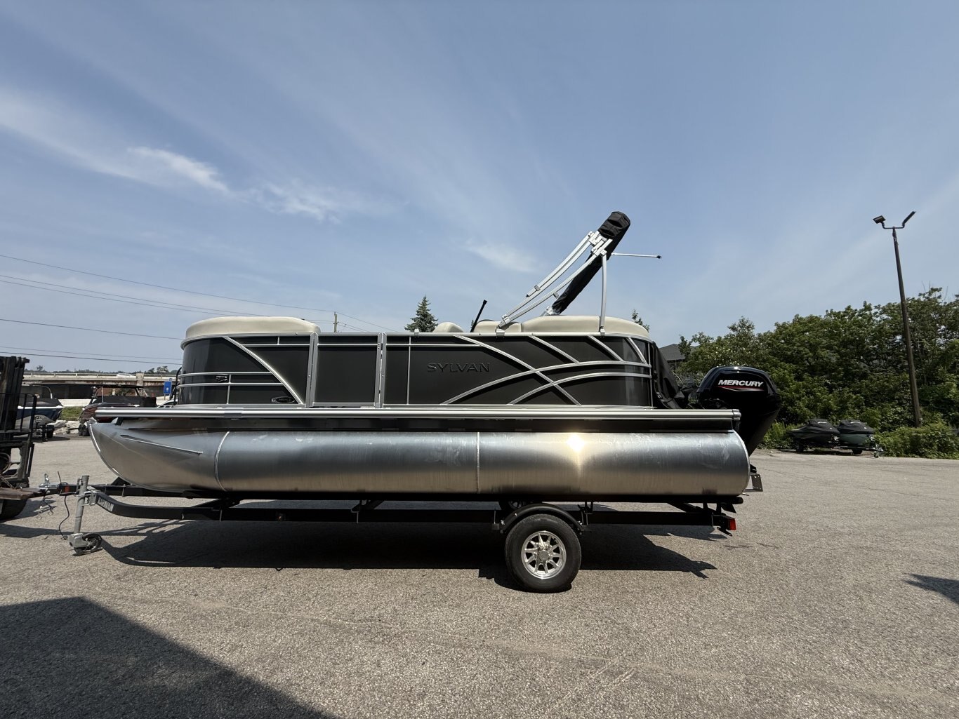 2026 Sylvan Mirage 820 LZ