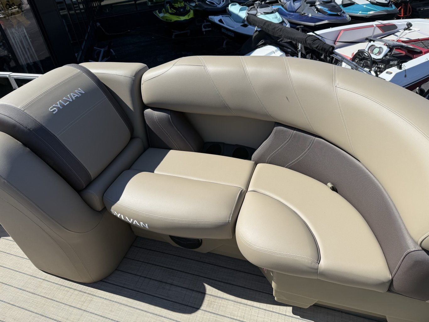 2026 Sylvan Mirage 8520 CLZ DH Tri Toon 115HP