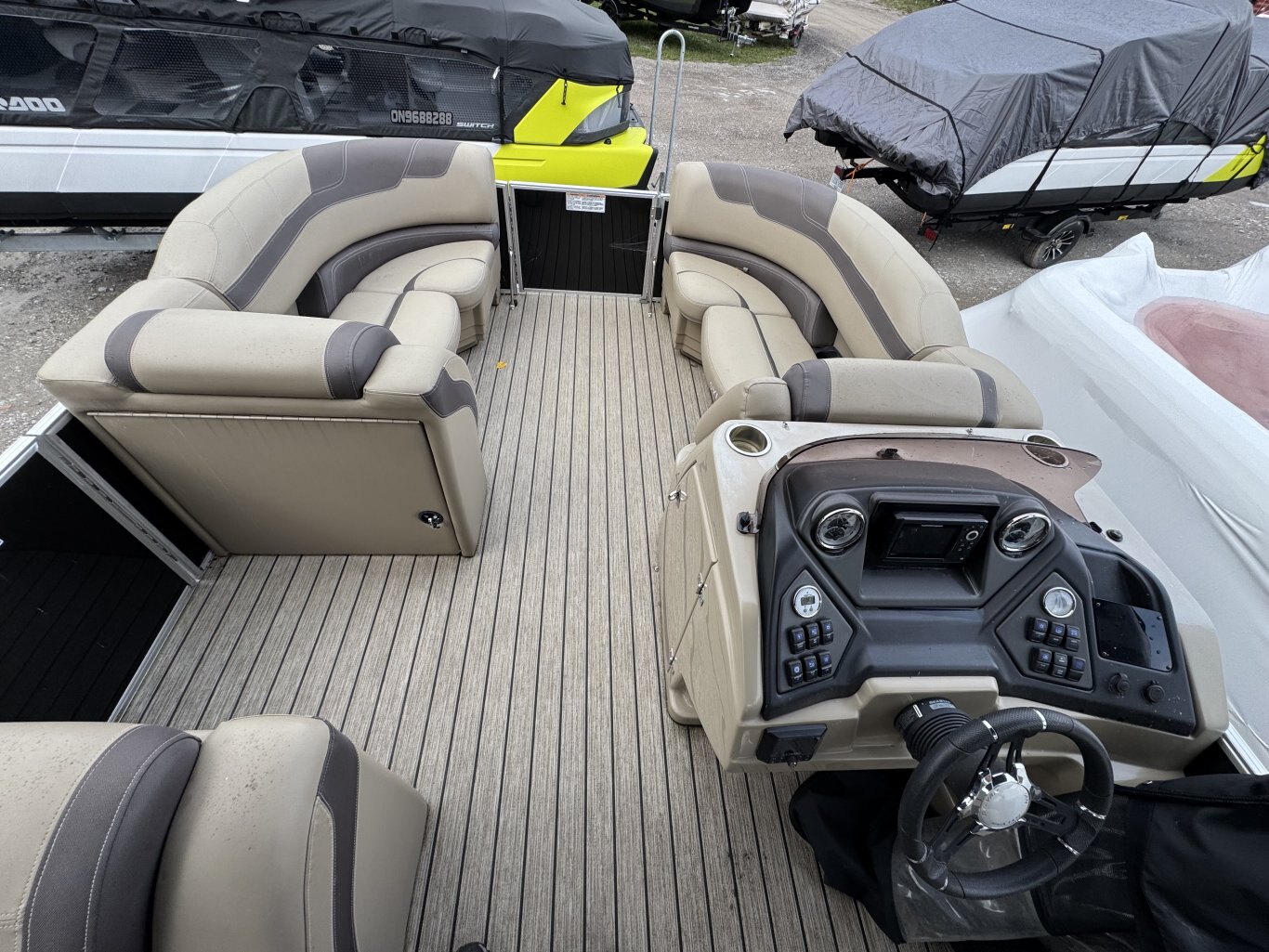 2021 Sylvan L3 DLZ Bar Boat 150HP