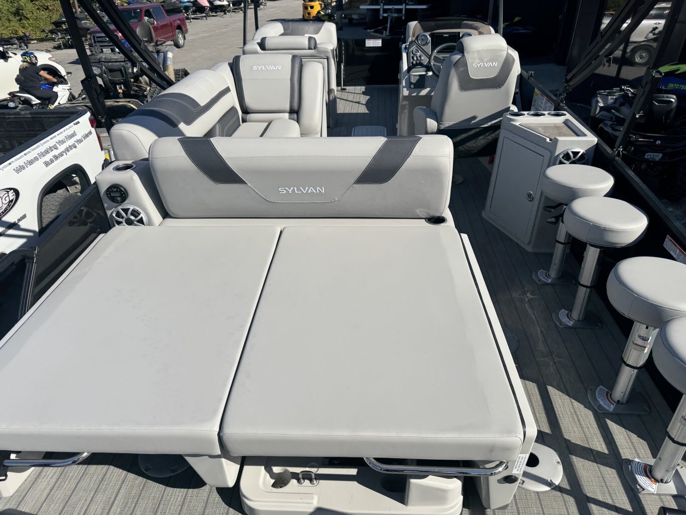 2025 Sylvan L3 DLZ Bar 300HP DEMO