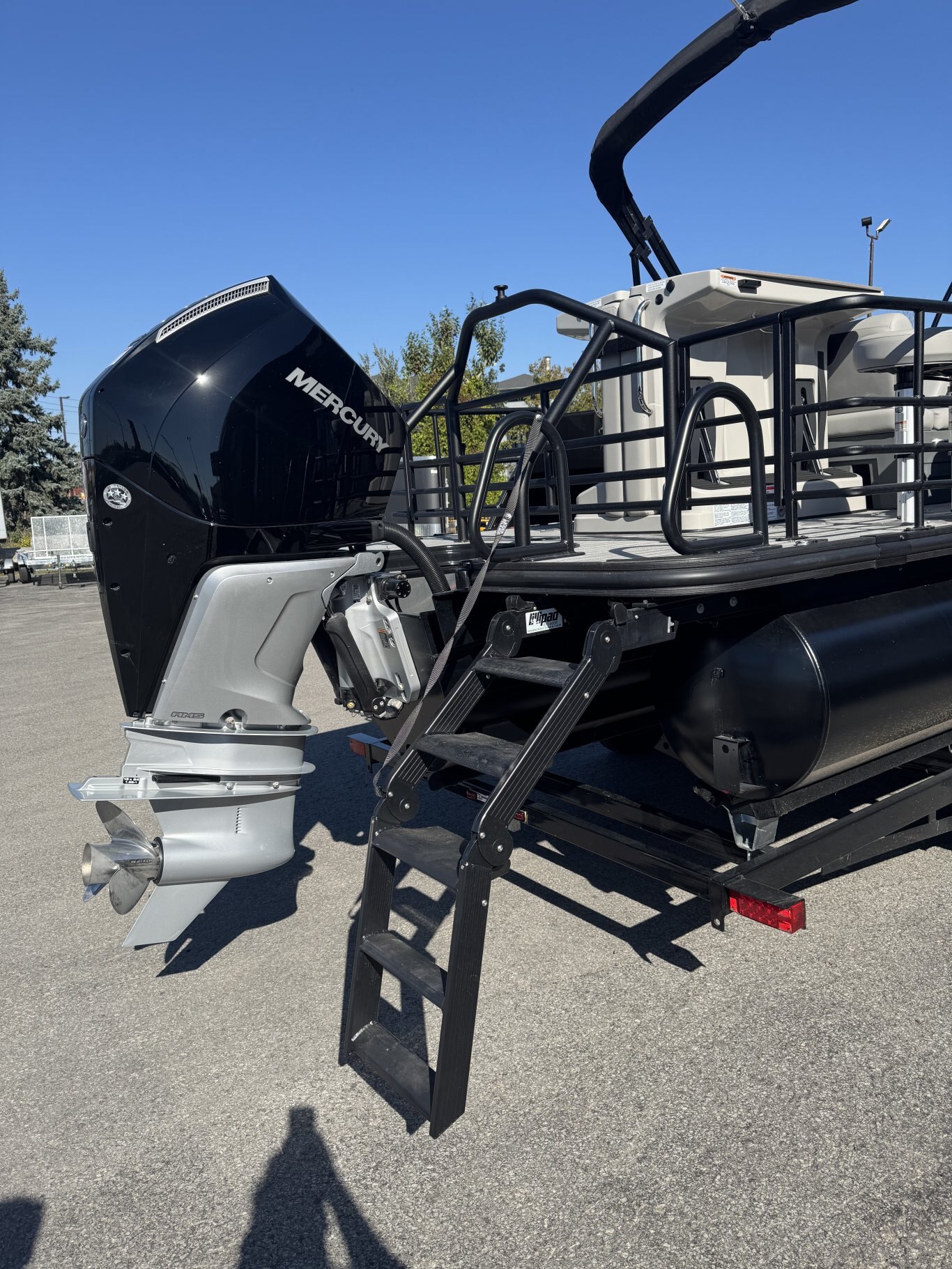 2025 Sylvan L3 DLZ Bar 300HP DEMO