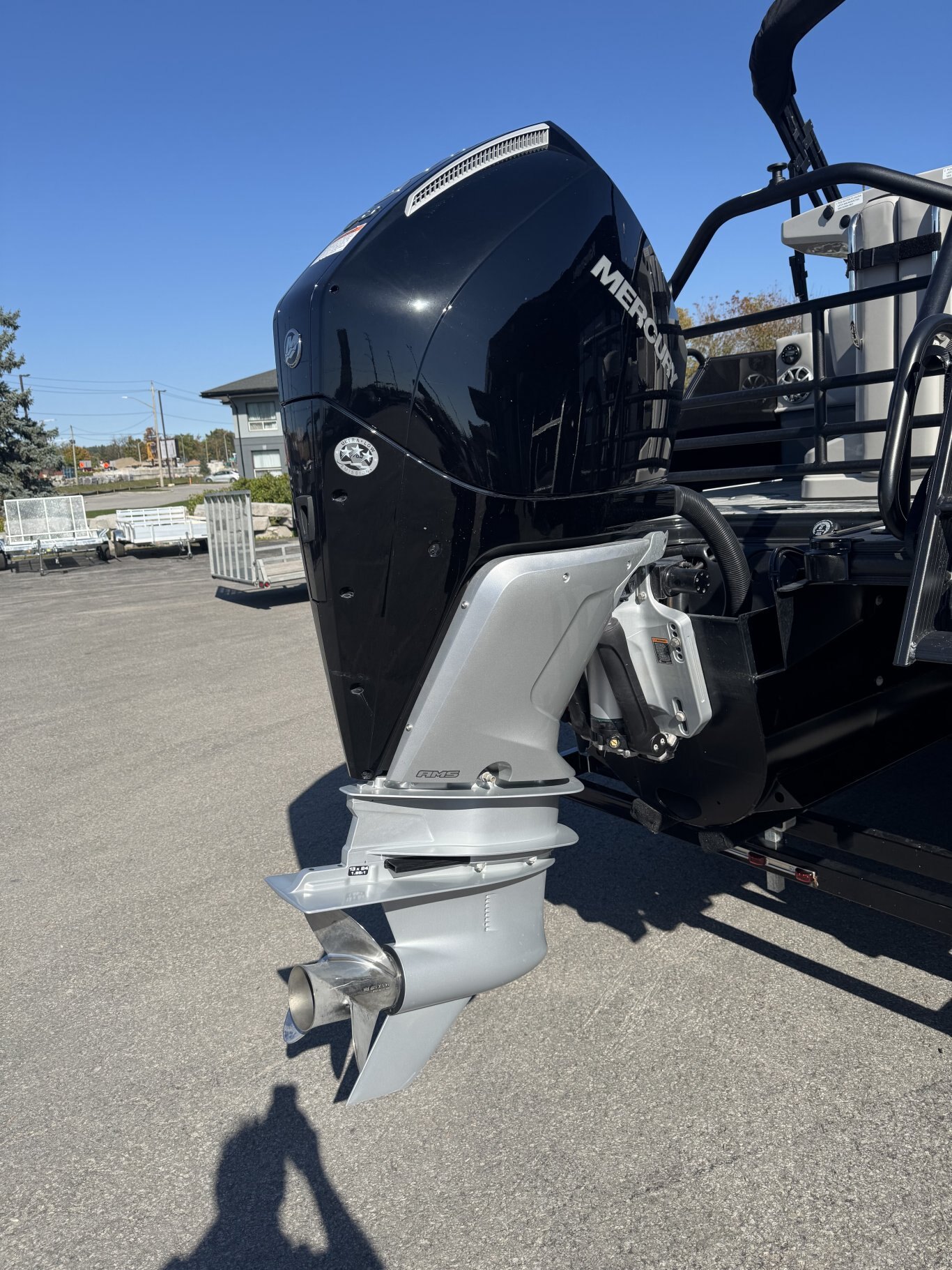 2025 Sylvan L3 DLZ Bar 300HP DEMO