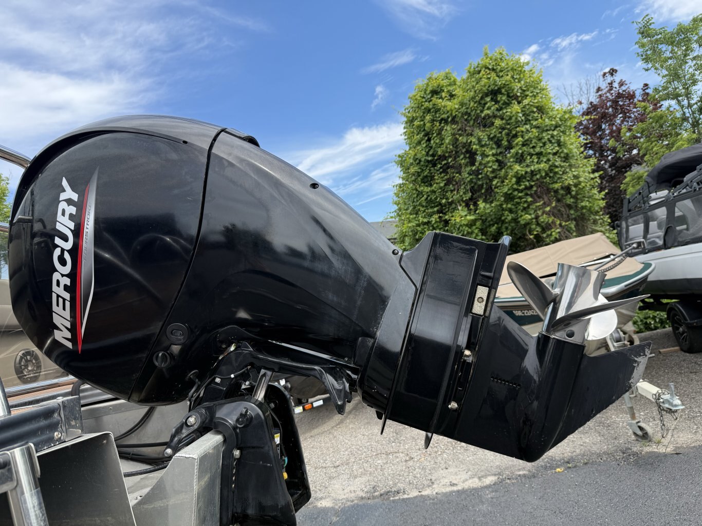 2021 Manitou SES 23 ft Bench 150HP