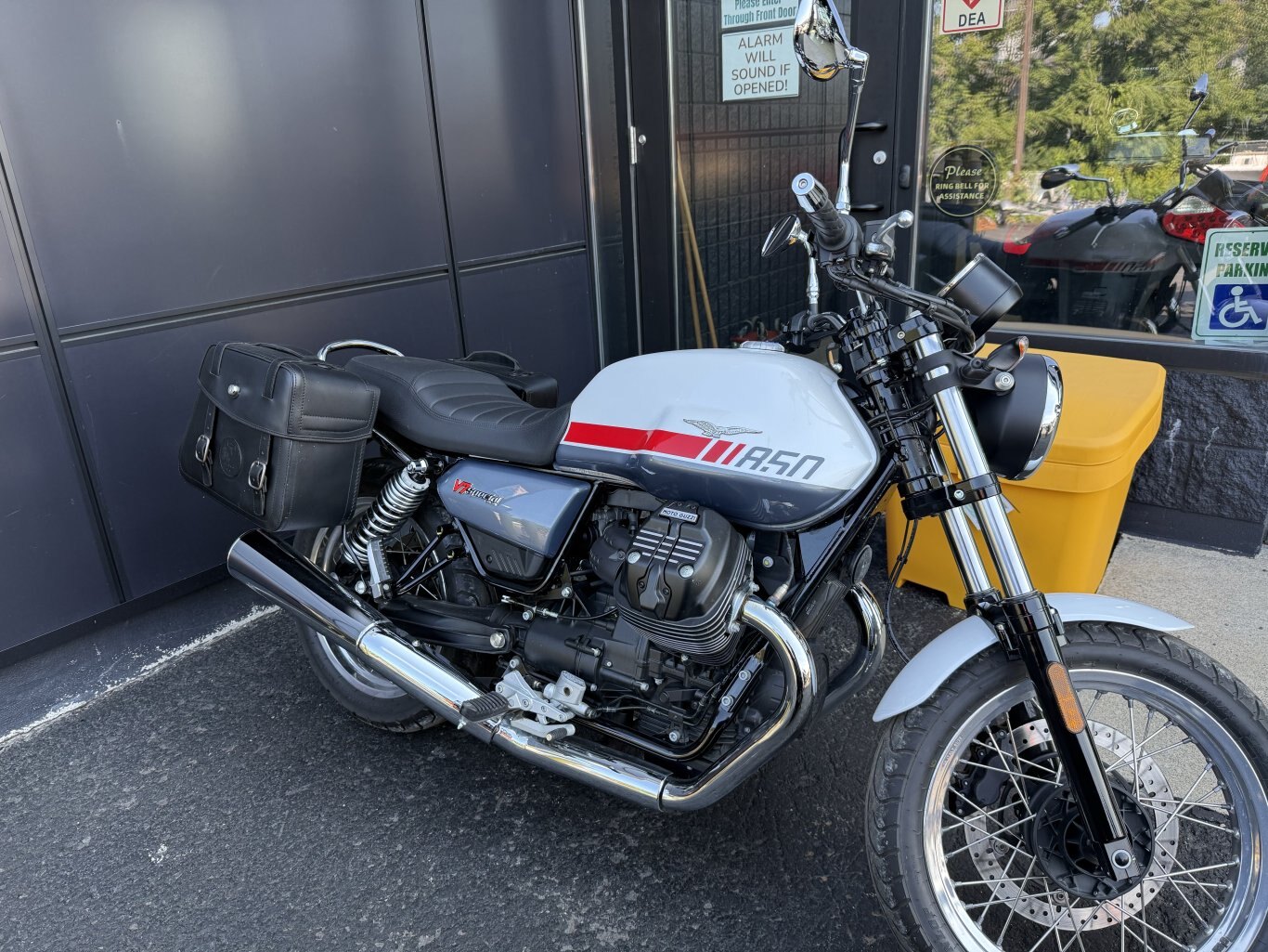 2023 Moto Guzzi V7 Special 850CC