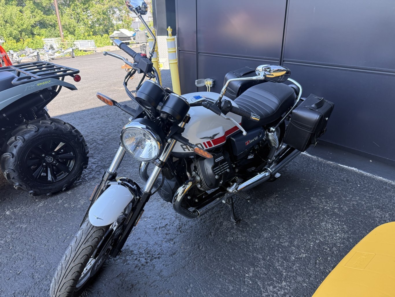 2023 Moto Guzzi V7 Special 850CC
