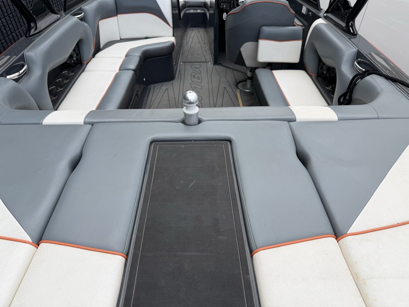 2017 Moomba Craz 22ft Wake & Surf 400HP