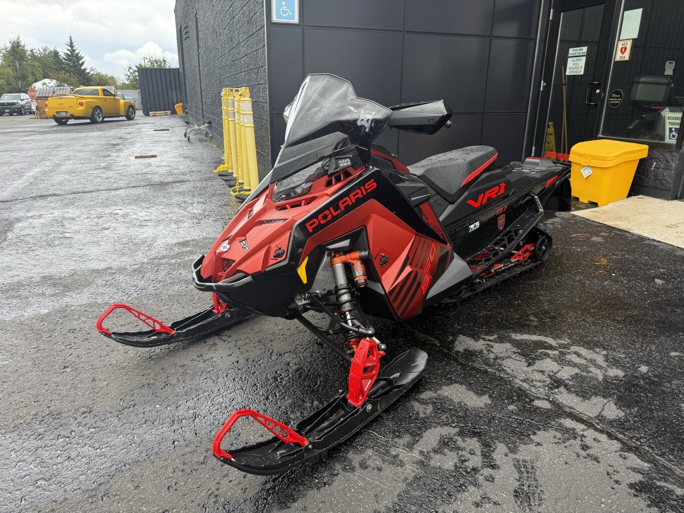 2025 Polaris VR1 Dynamic