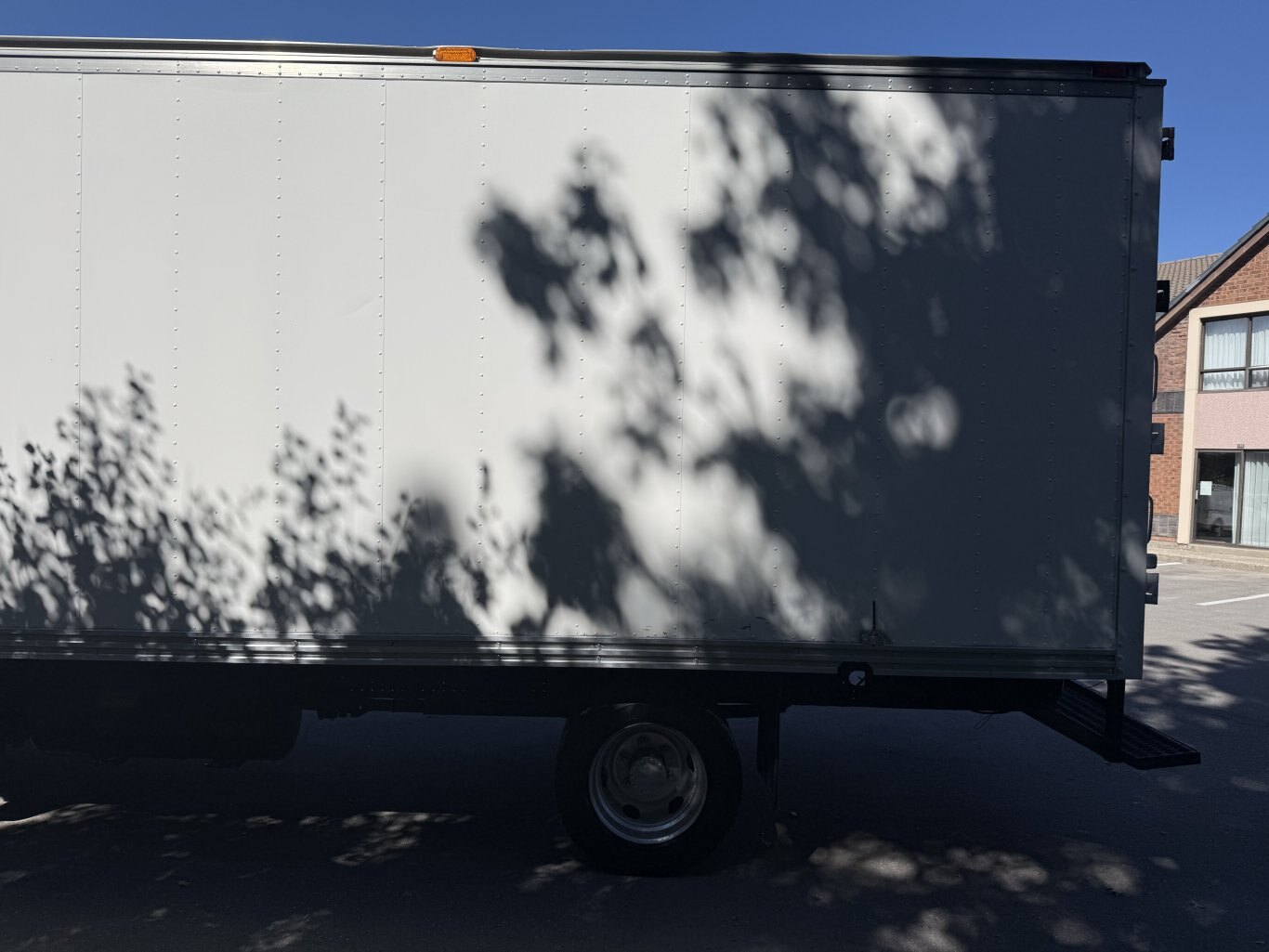 2014 Hino 195