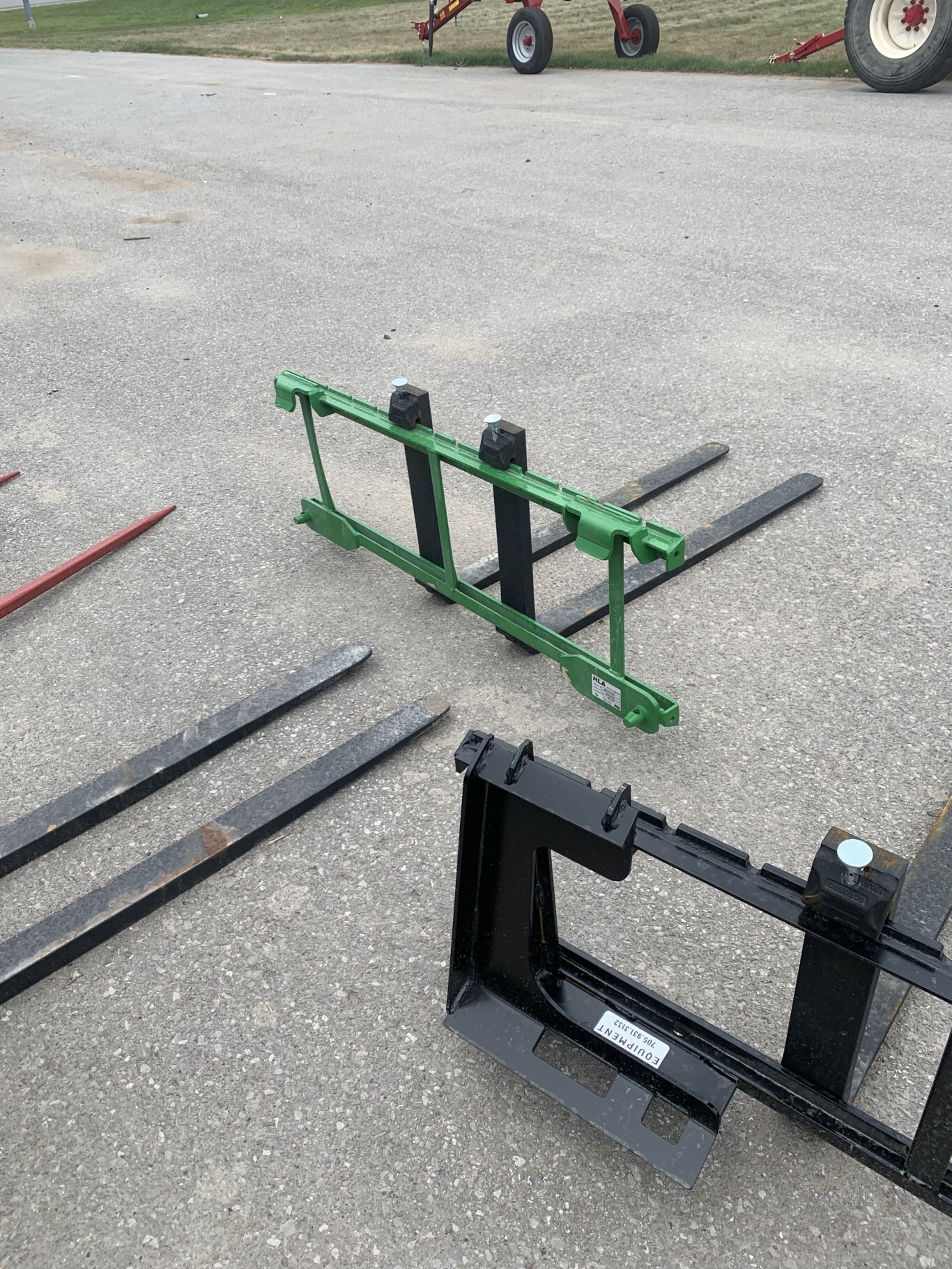 Hla 900lb 42” Pallet Forks