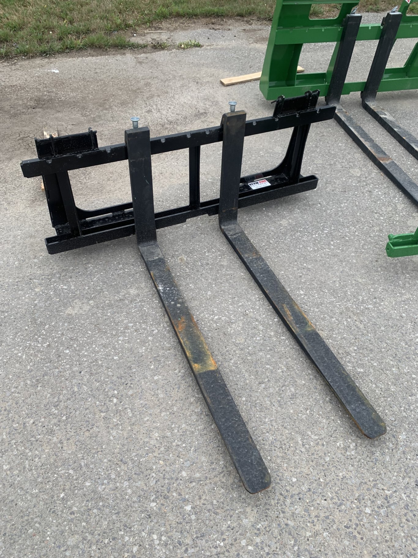 Hla 900lb 42” Pallet Forks