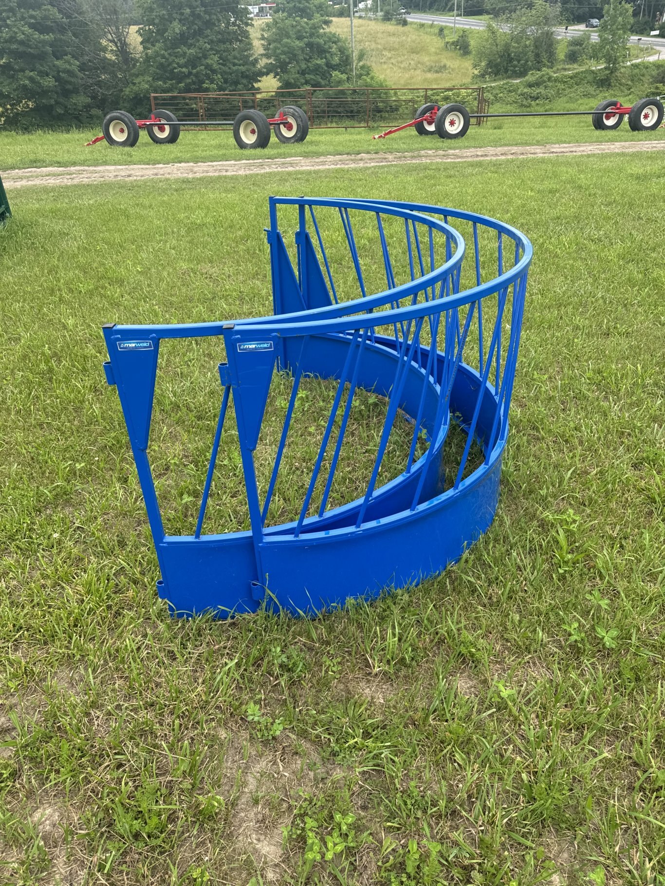 Schummer 2 piece hay feeder