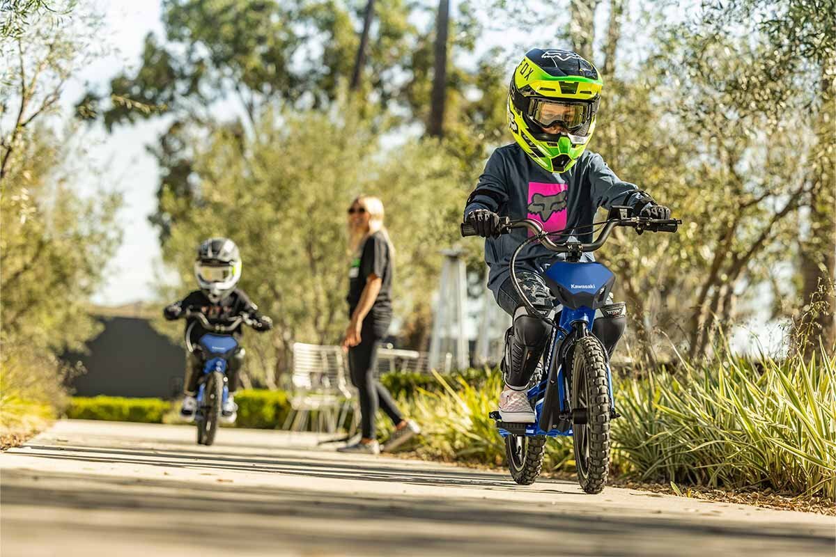 2027 Kawasaki ELEKTRODE 16 Candy Plasma Blue