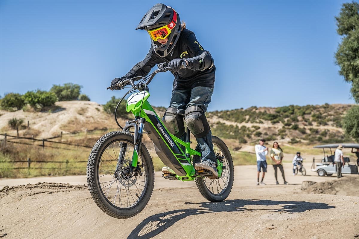 2027 Kawasaki ELEKTRODE 20 Lime Green