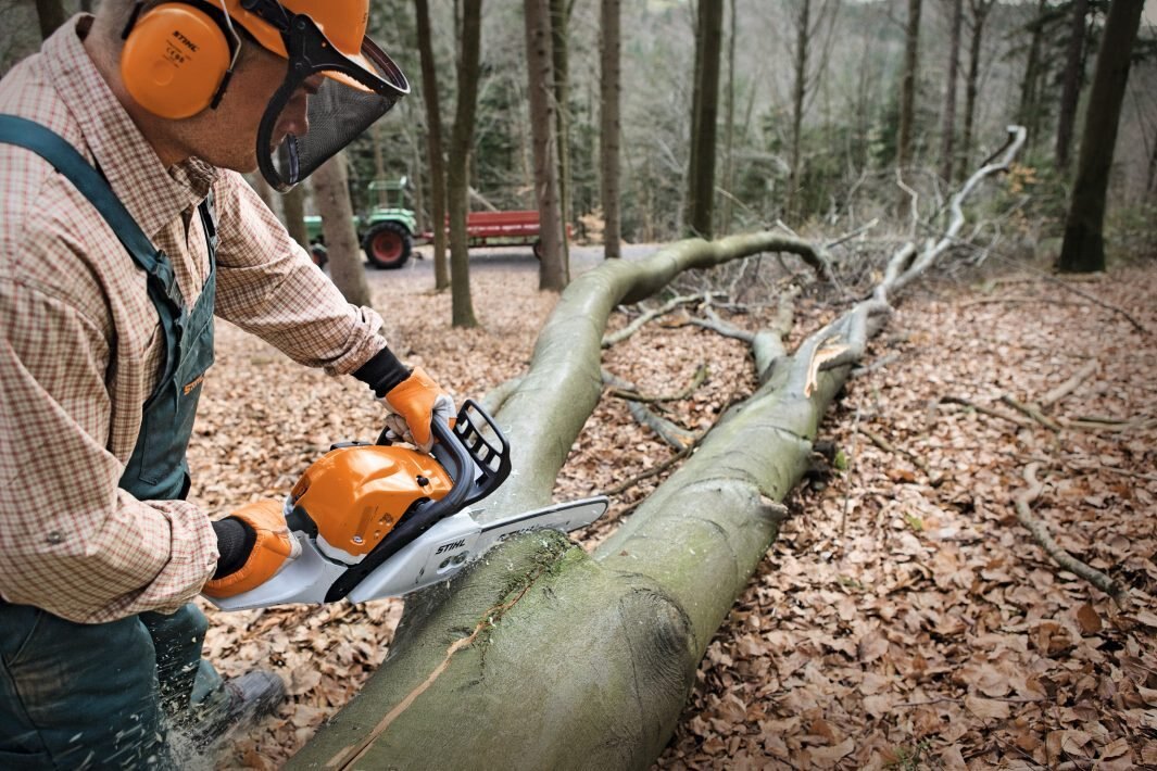 STIHL MS 391 CHAIN SAW 16