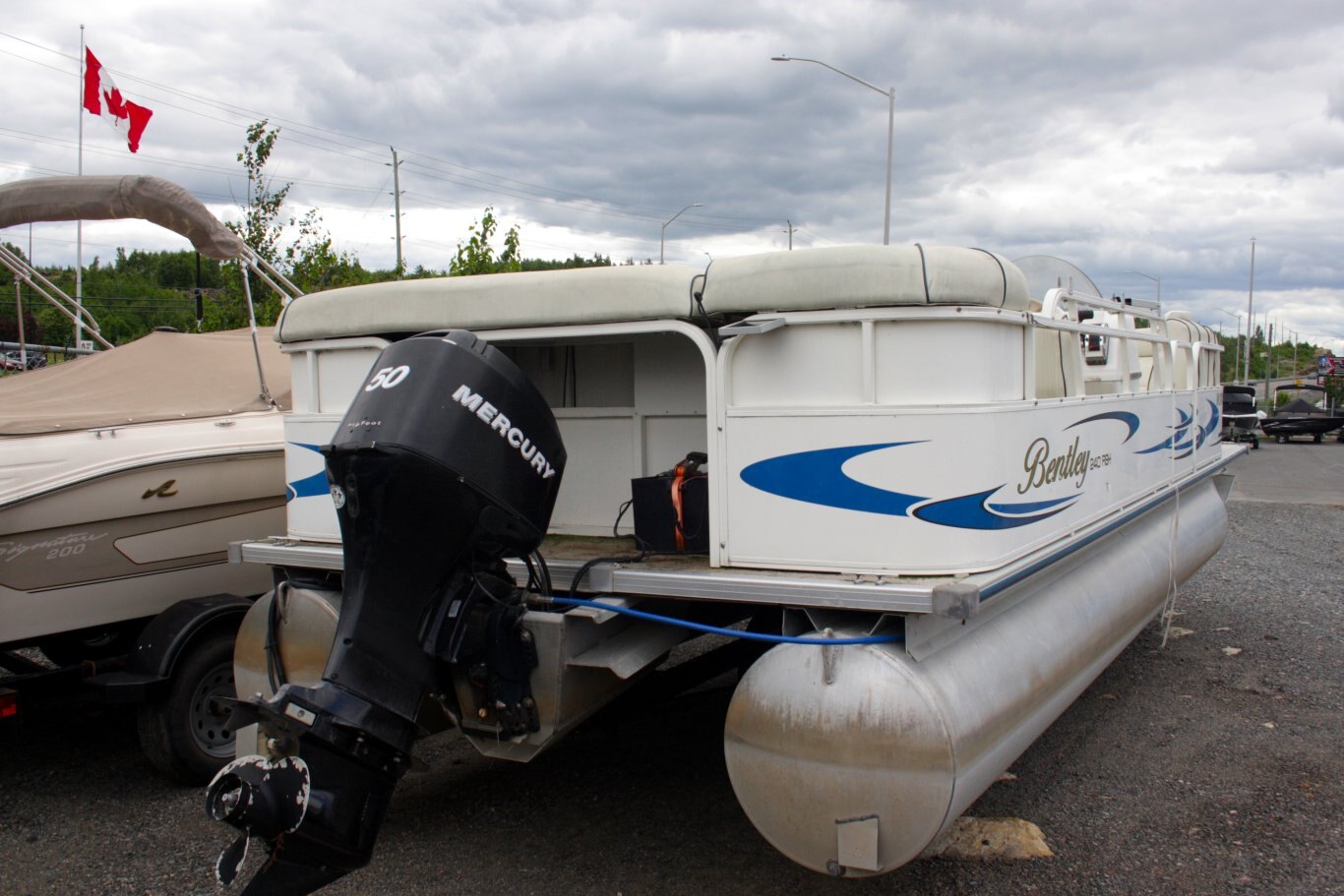 Bentley Pontoon Fish and Fun Mercury 50hp