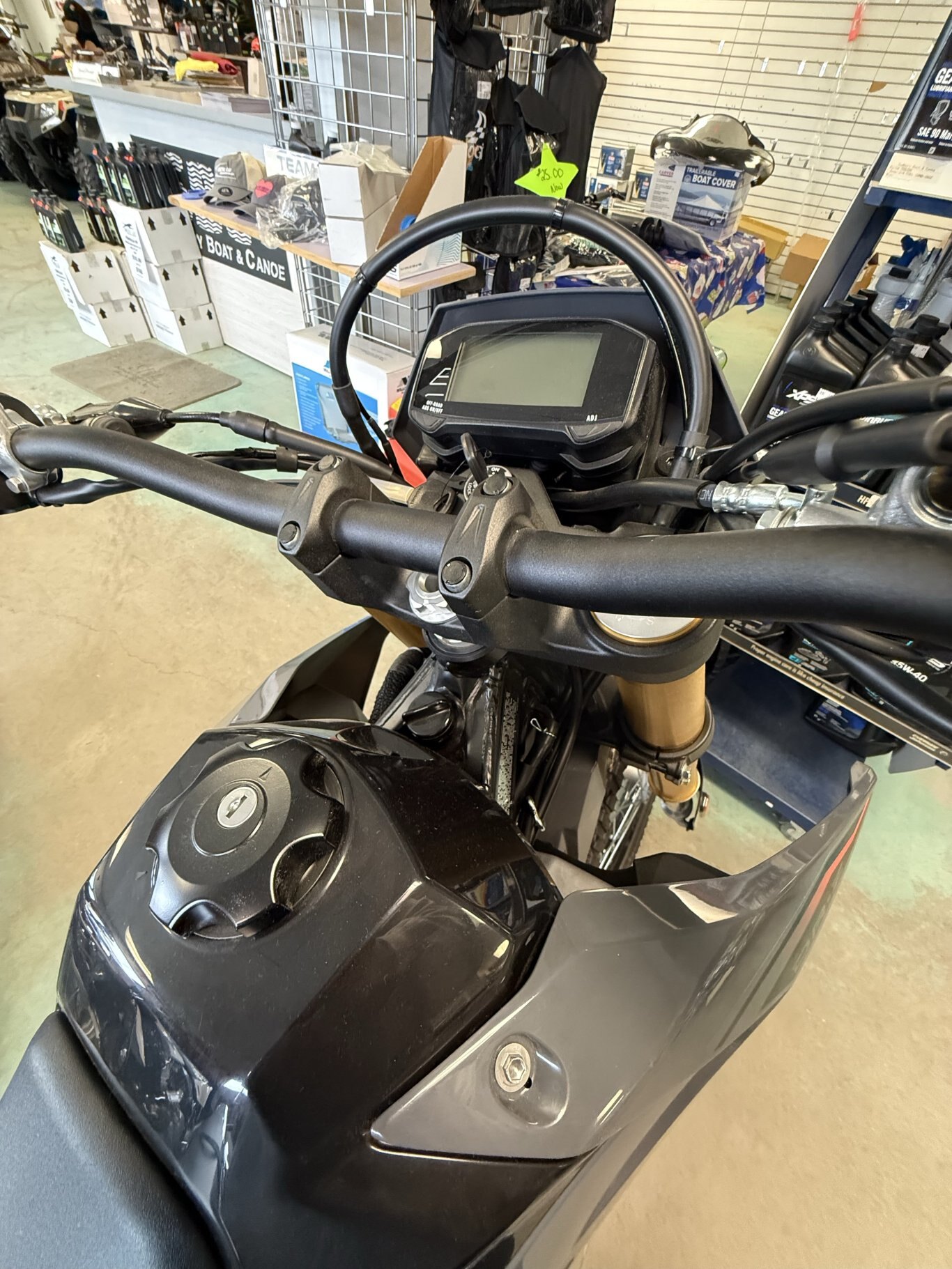 2025 Suzuki KingQuad 750XPZ Armoured Blue Grey, Mag Wheels