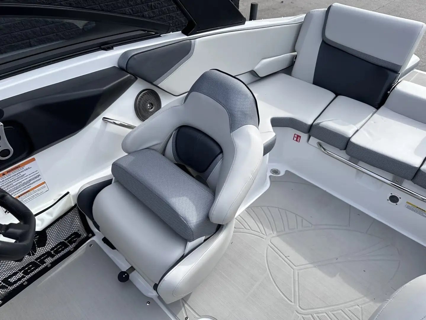 2026 Scarab 165 SE Pearl Gray