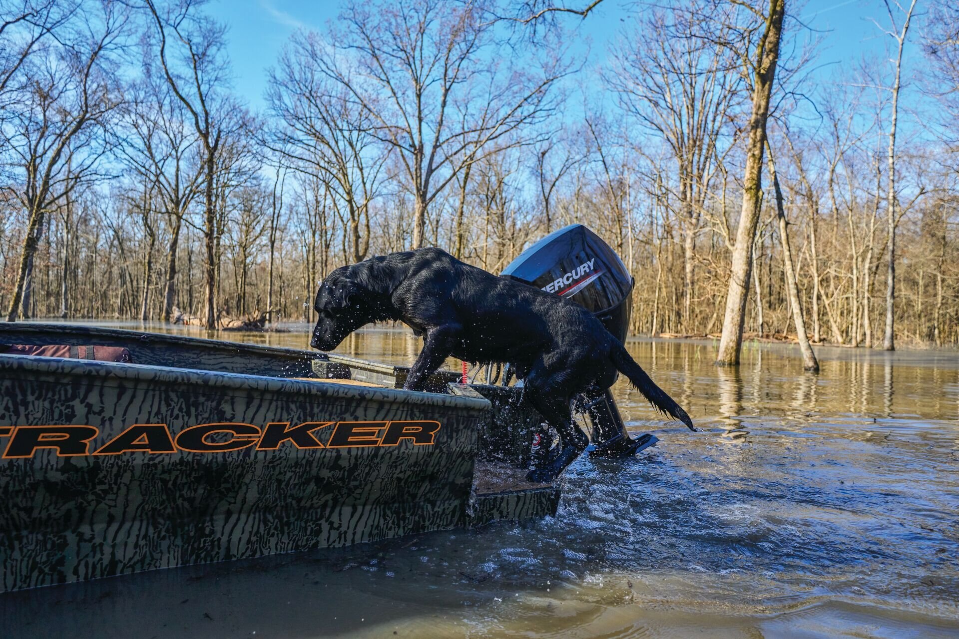 2027 Tracker SUPER GUIDE™ V-16 SC Mercury 50hp