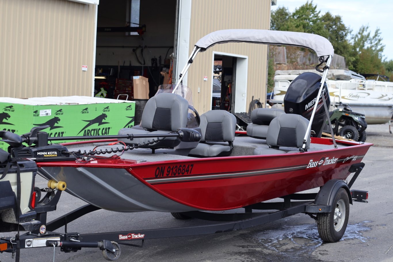 2024-tracker-bass-tracker-classic-xl-aluminum-boat-home-greater