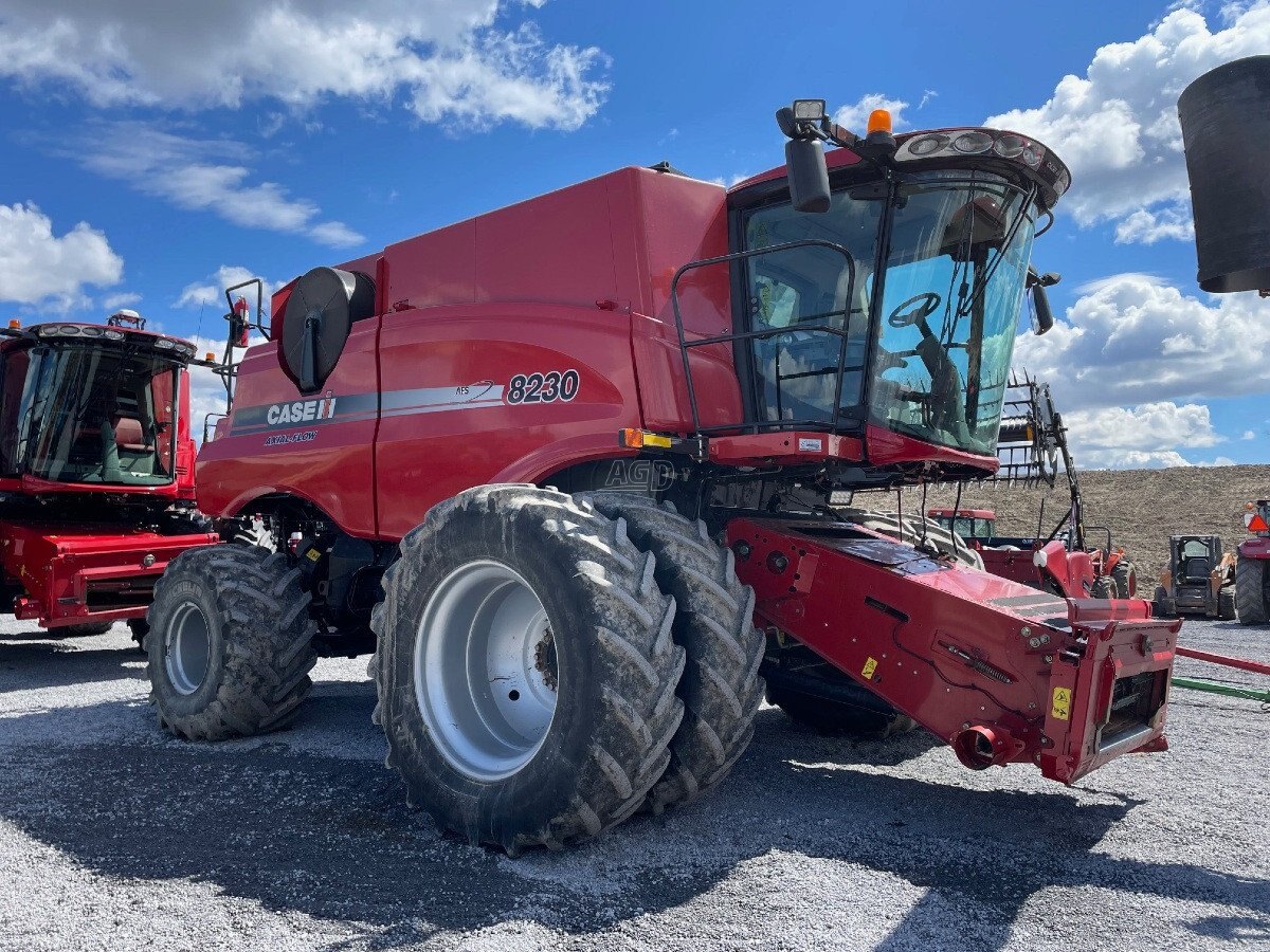 2014 Case IH 8230