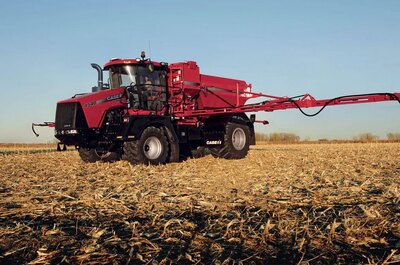 Case IH Titan™ 4540 Floater
