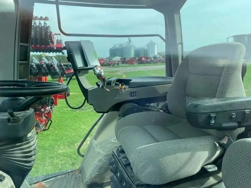 2019 Case IH MAGNUM 180