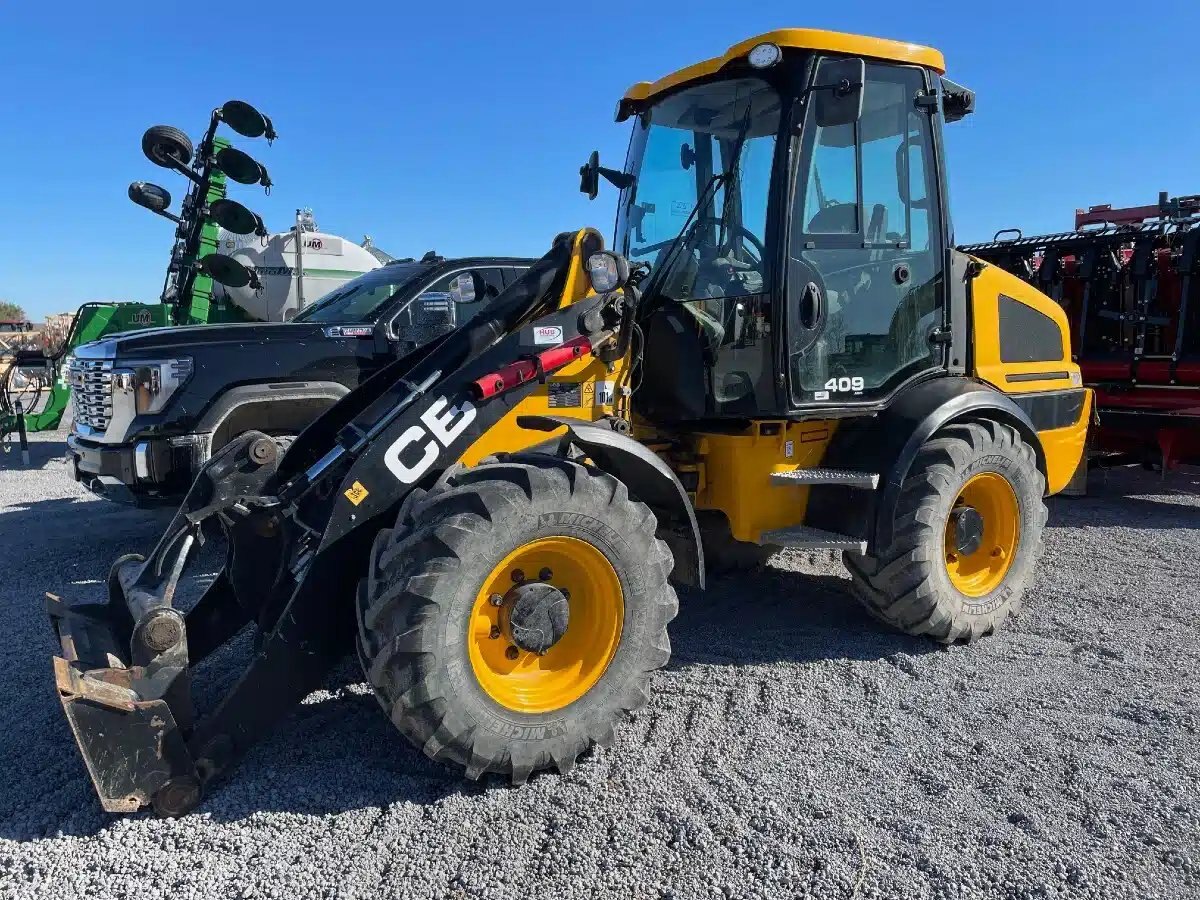 2021 JCB 409 AGRI