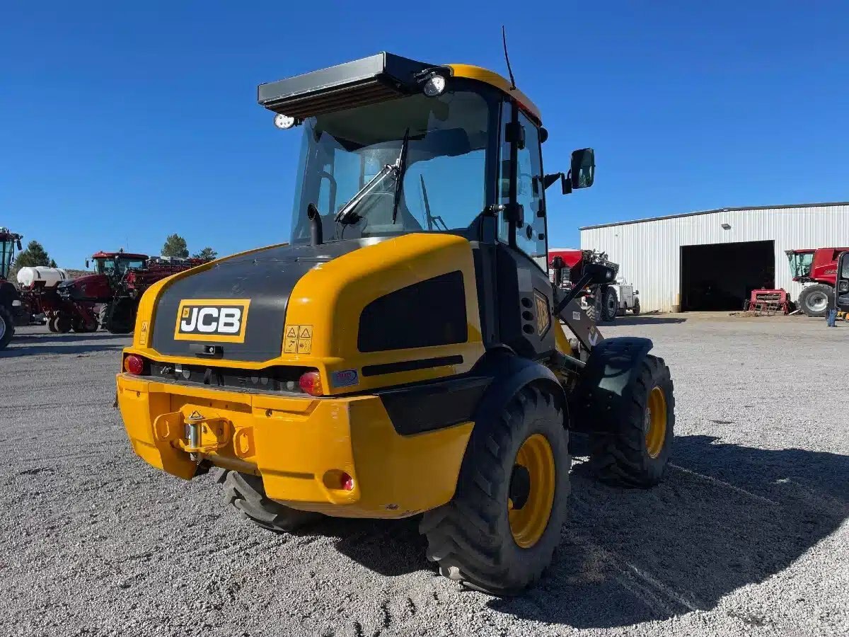 2021 JCB 409 AGRI