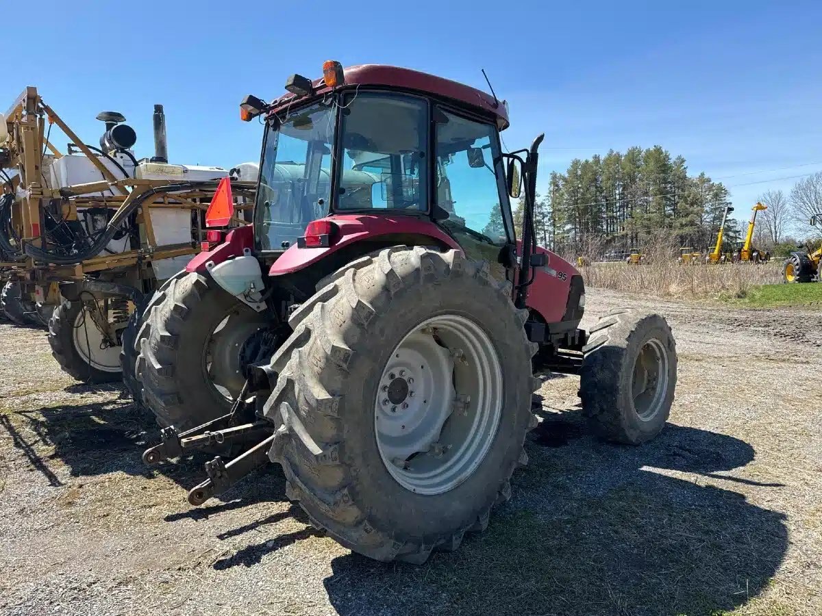 2011 Case IH FARMALL95