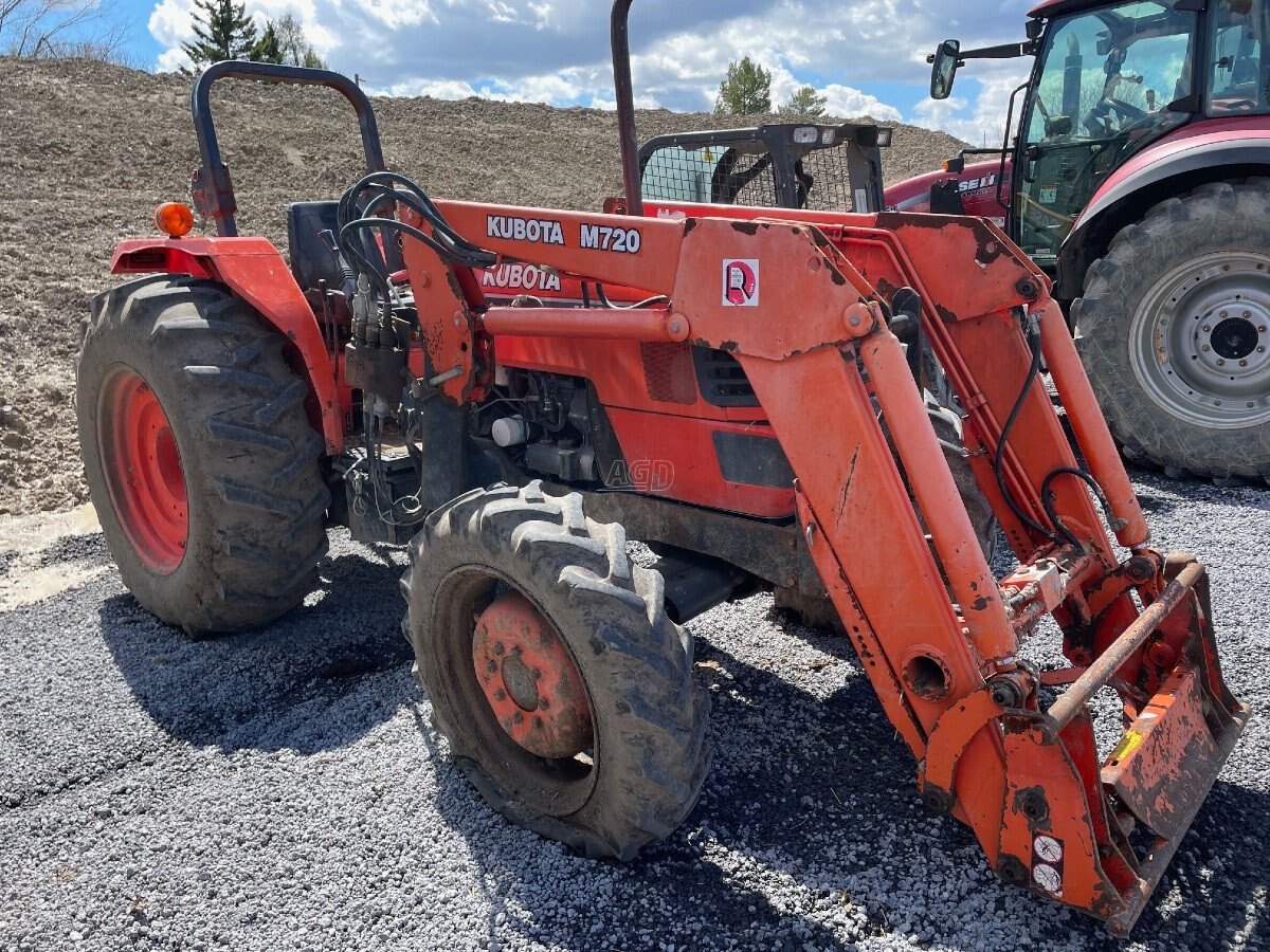 2005 Kubota M6800