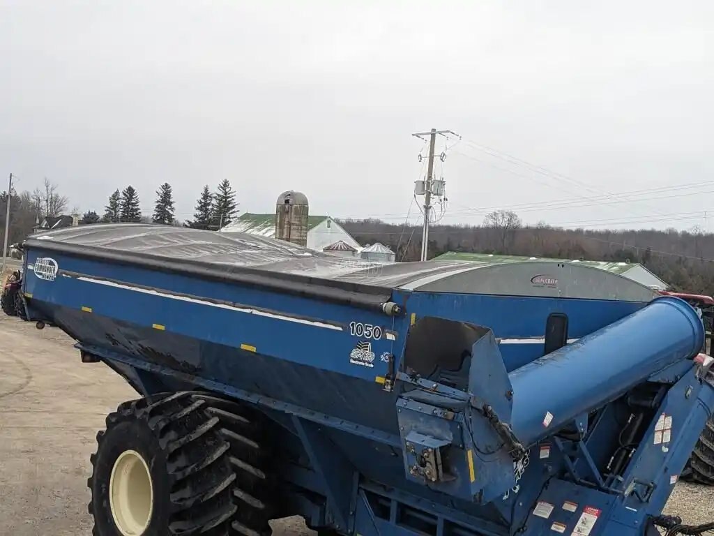 2009 Kinze 1050