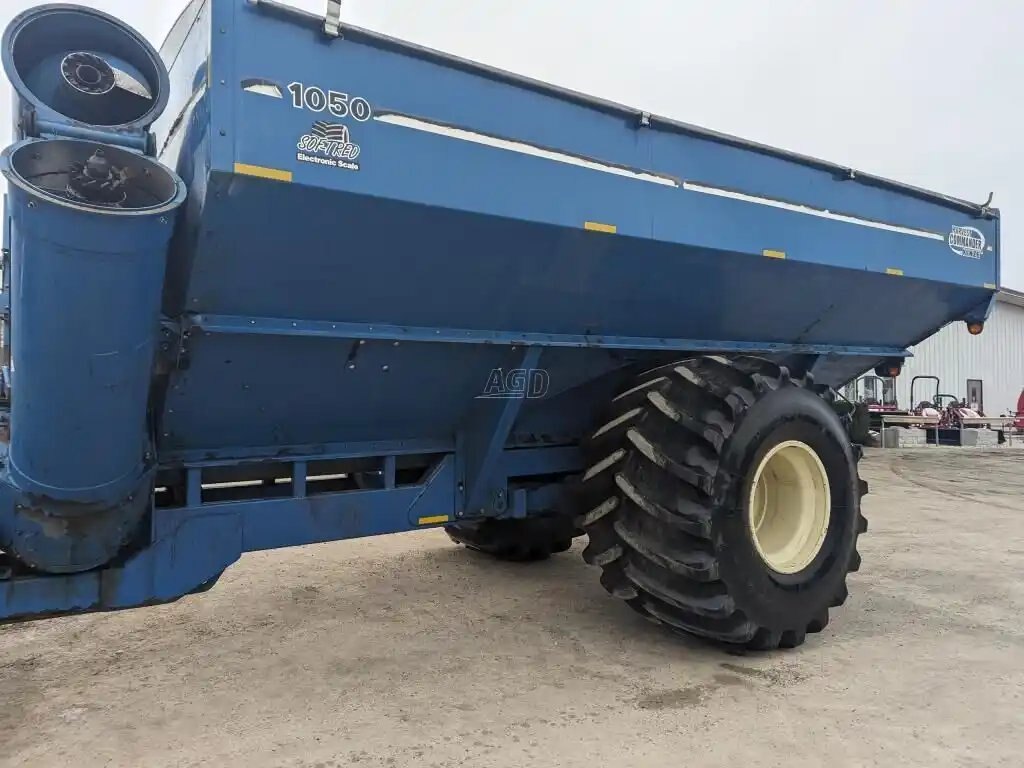 2009 Kinze 1050