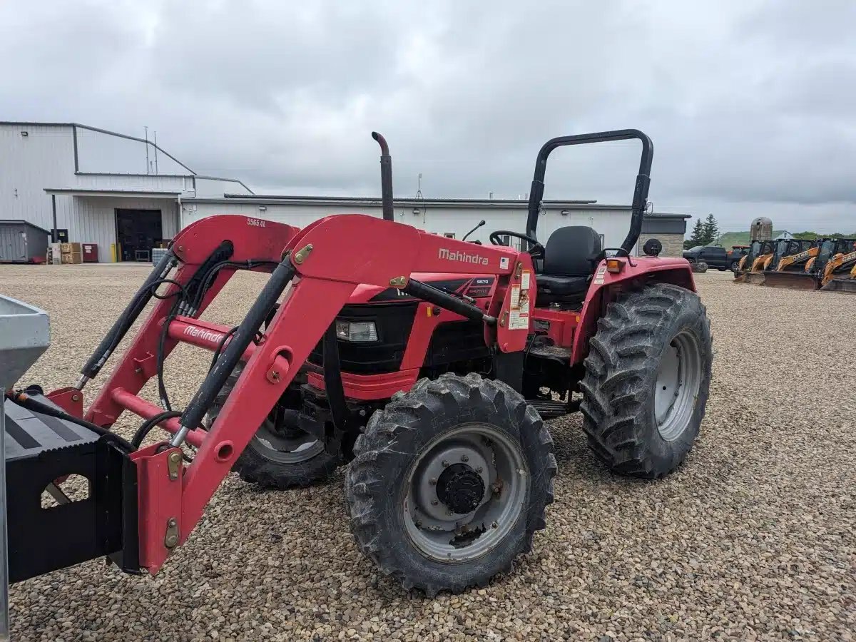 2017 Mahindra 5570