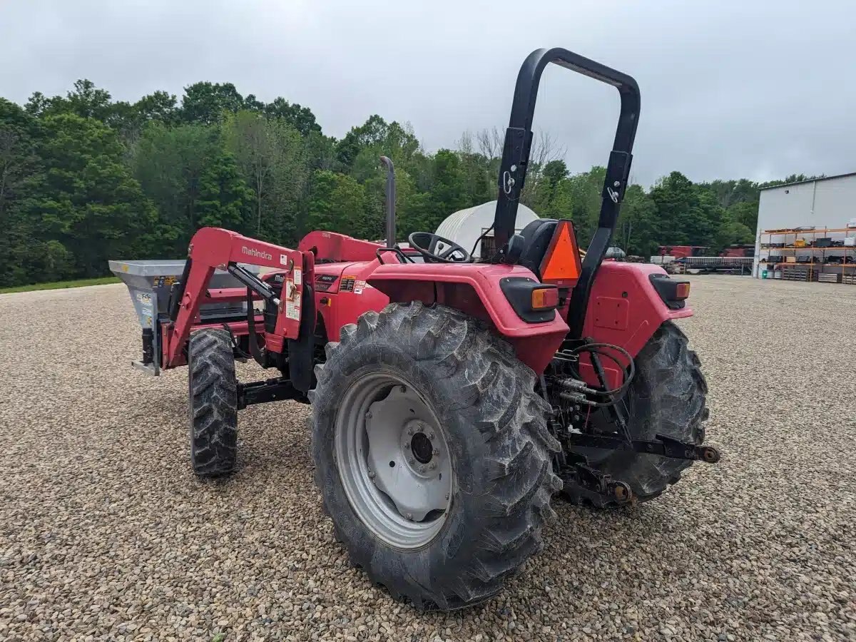 2017 Mahindra 5570