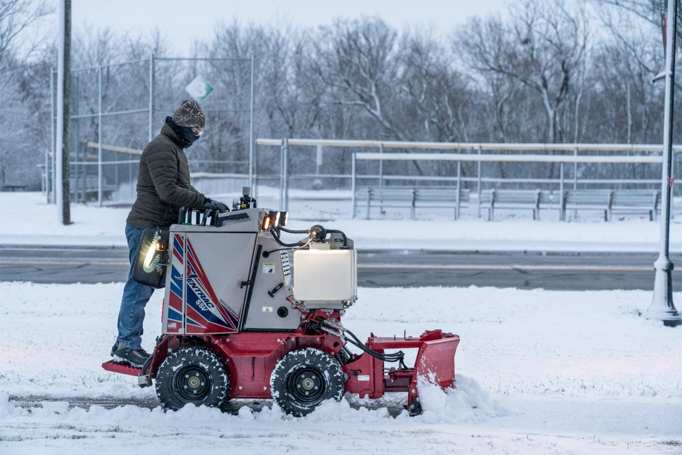 Ventrac 2100C 39.61101