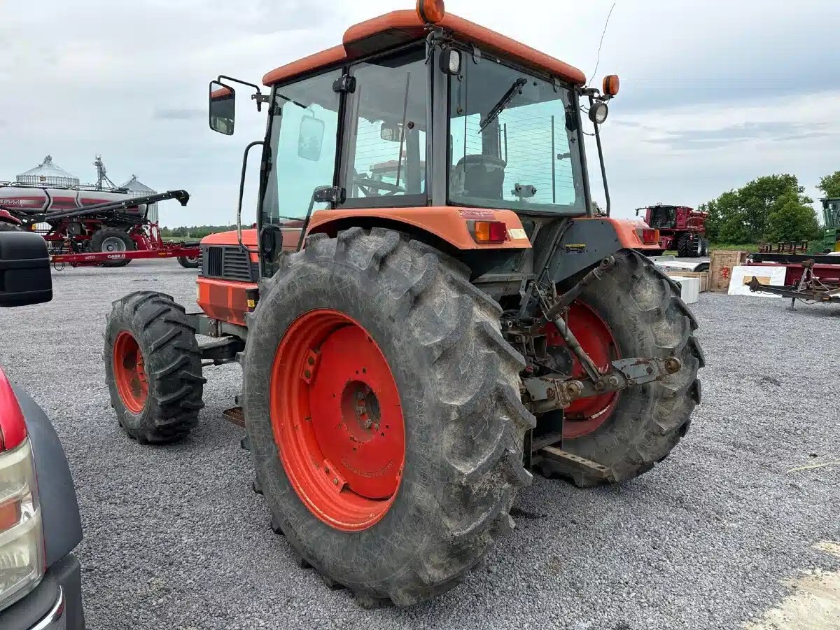 2001 Kubota M120