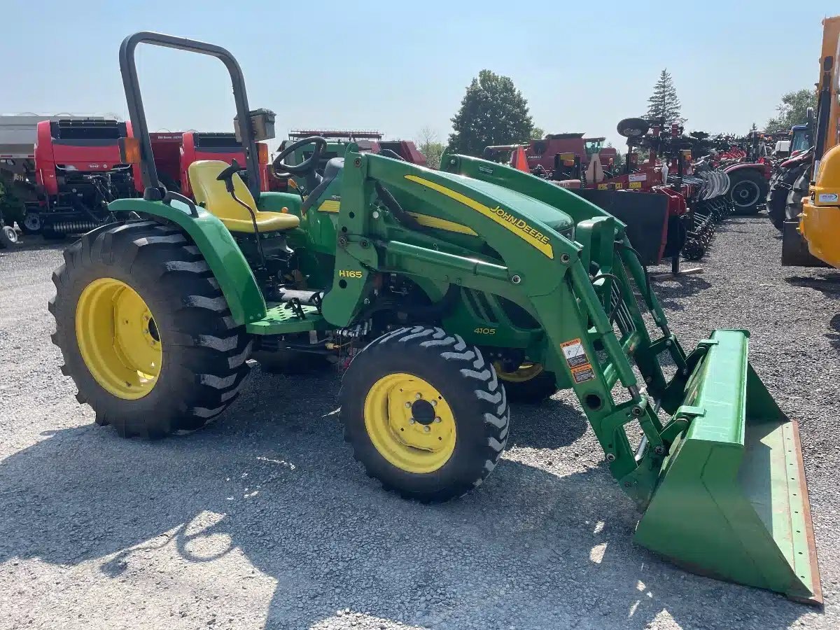 John Deere 4105