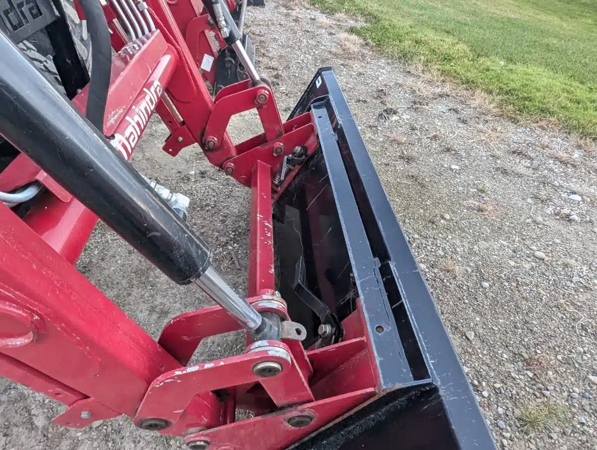 2017 Mahindra 2545