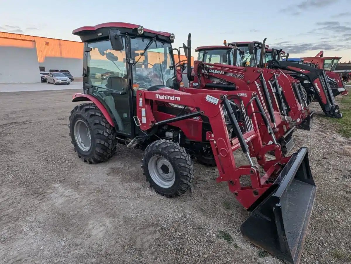 2017 Mahindra 2545