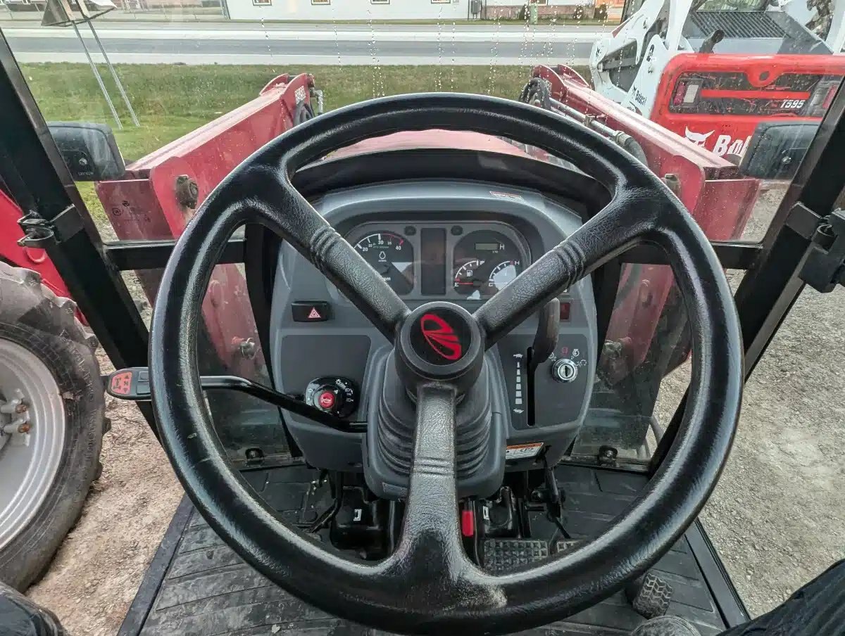 2017 Mahindra 2545