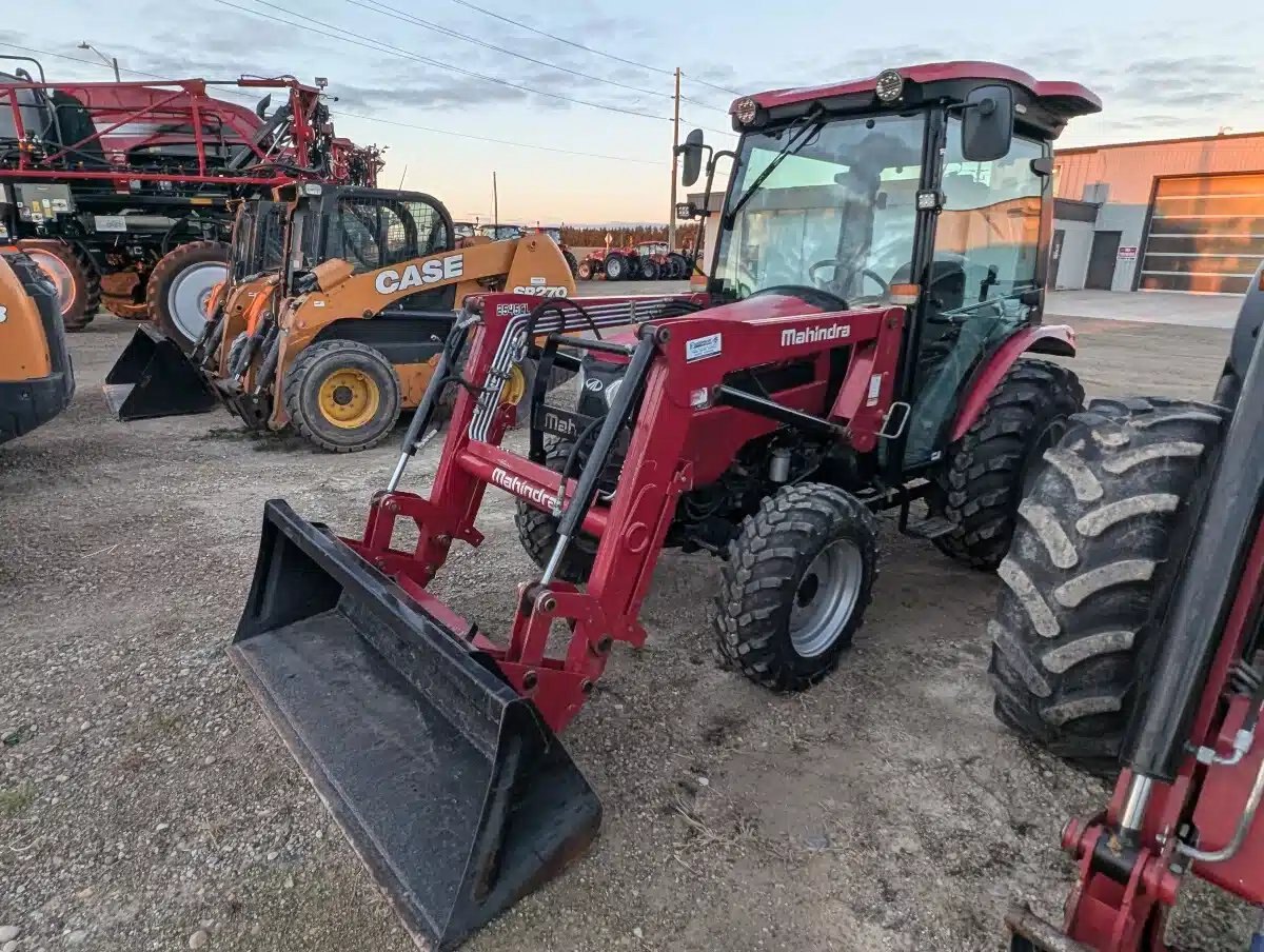 2017 Mahindra 2545