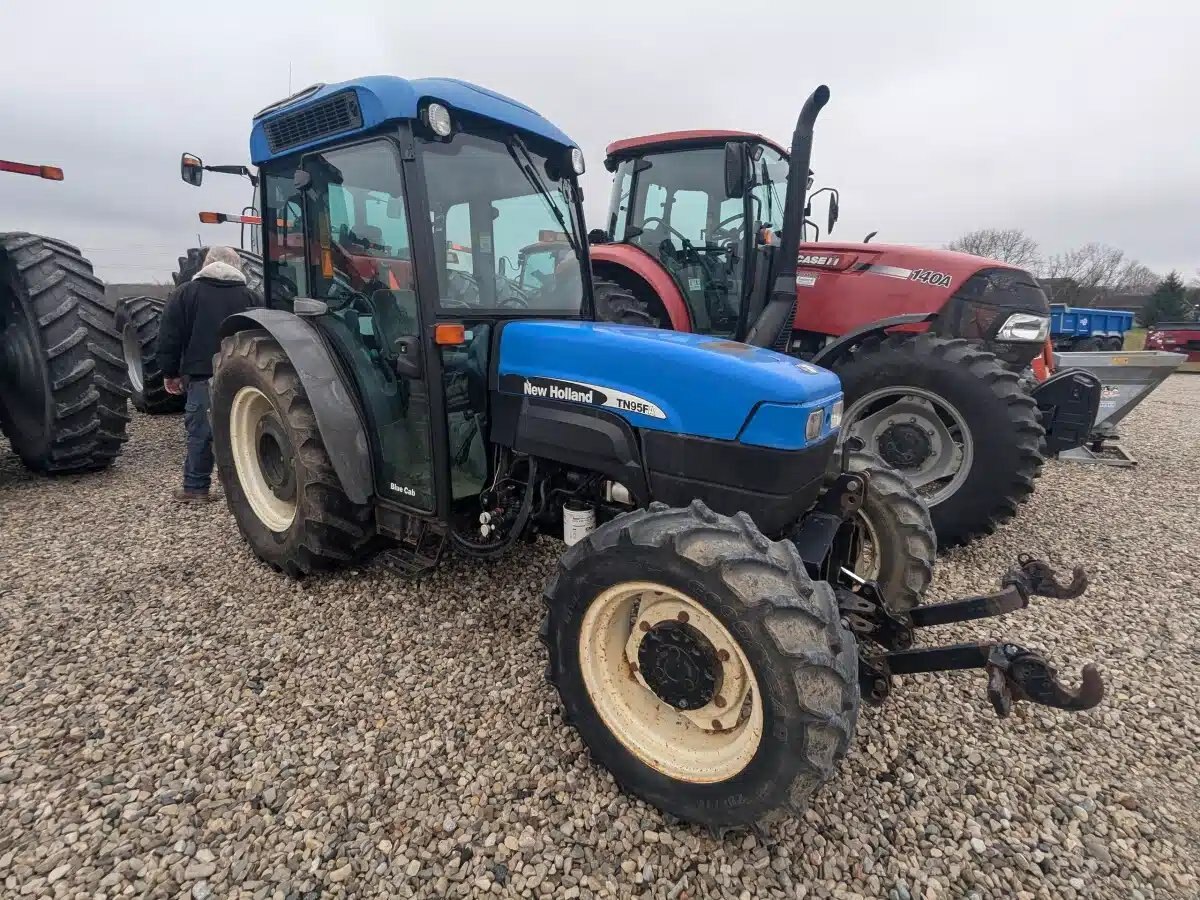 New Holland TN95FA