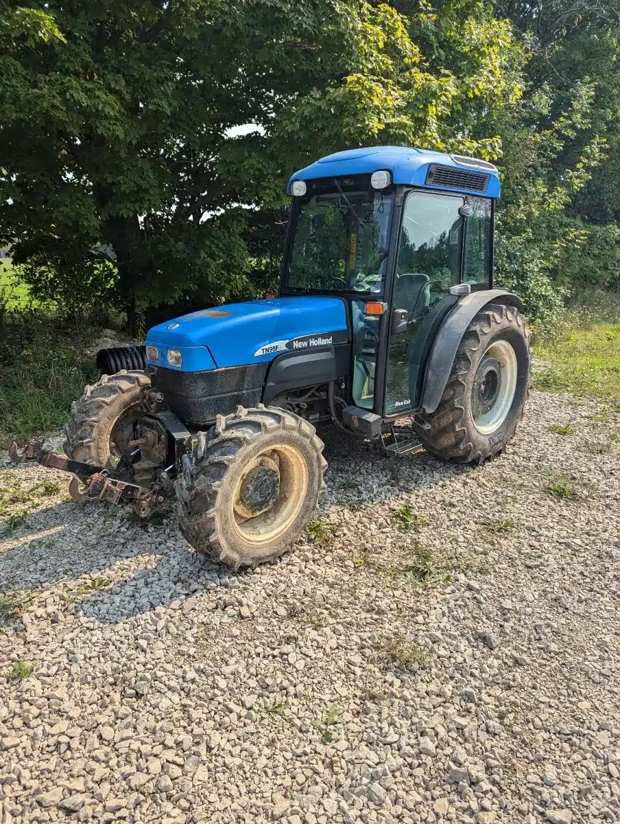 New Holland TN95FA