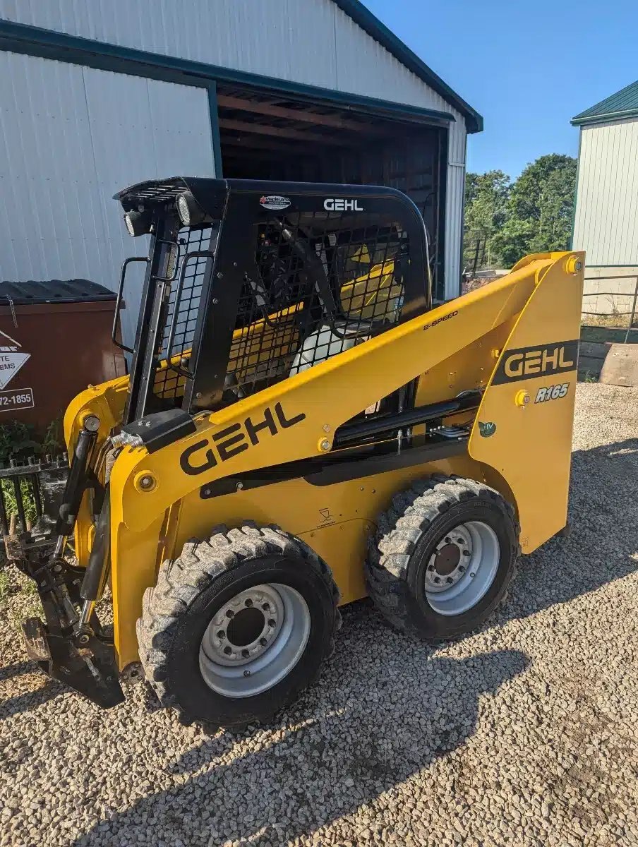 2022 Gehl R165