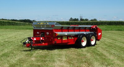 H&S S3237 215.68 Cu. Ft. Struck Per ASAE S324.2 Heavy-Duty Manure Spreader