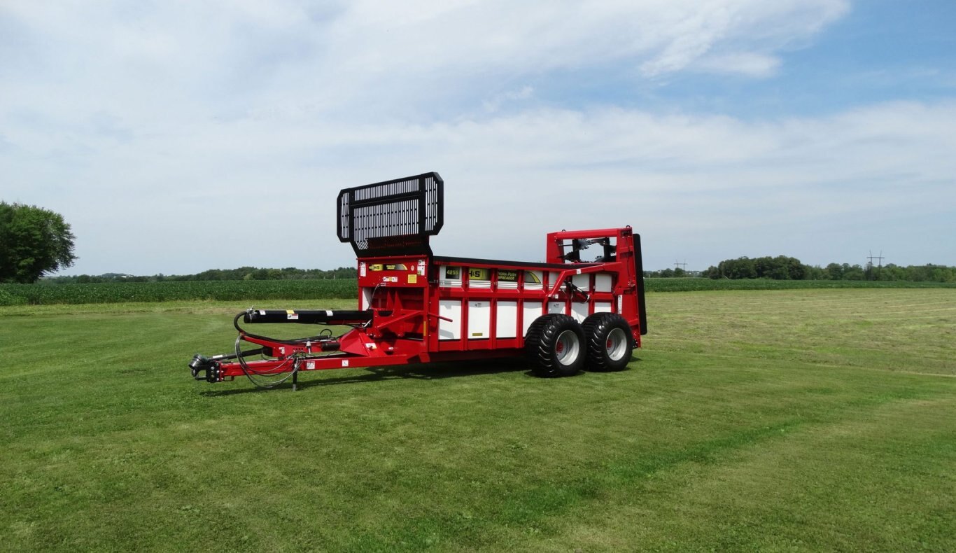 H&S HPV4255 383.39 Cu. Ft. Struck Per ASAE S324.2 Hydra Push Manure Spreader