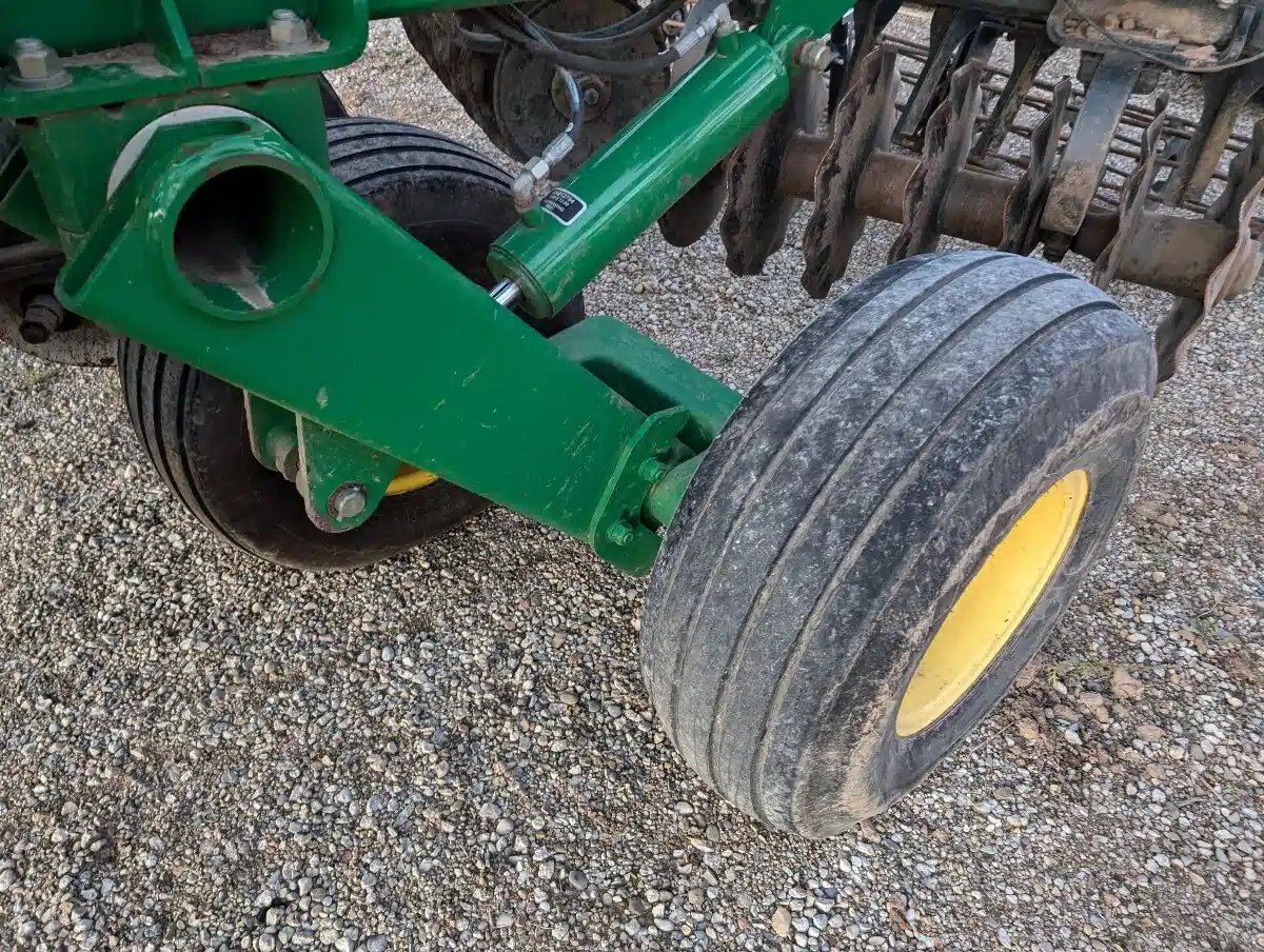 John Deere 2623VT