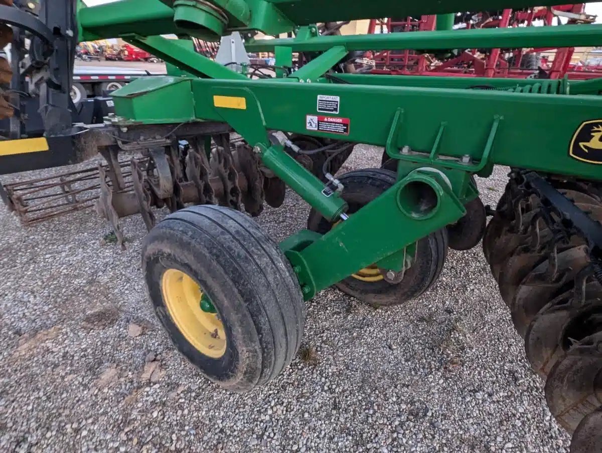 John Deere 2623VT