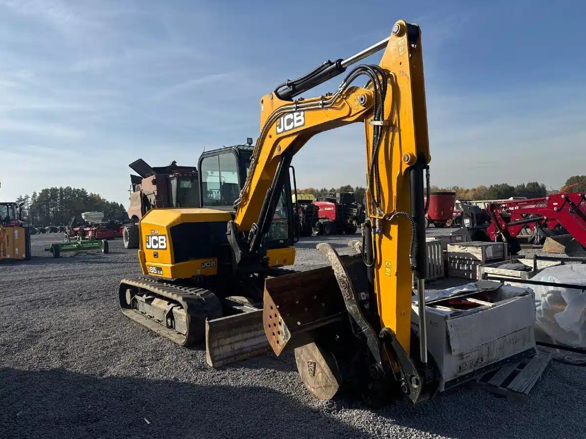 2022 JCB 85Z 2