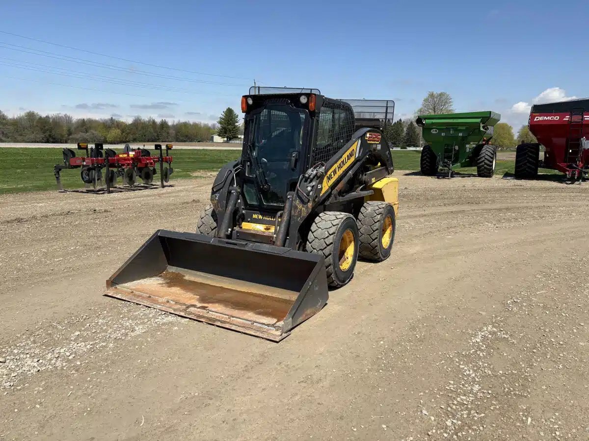 2015 New Holland L225